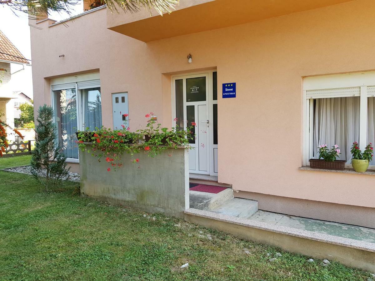 A&T Apartment Zapresic Exterior photo