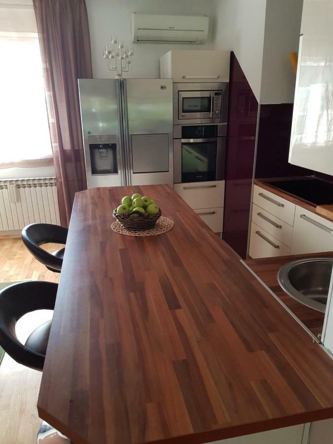 A&T Apartment Zapresic Exterior photo